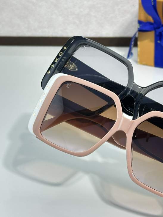 Picture of Louis Vuitton Sunglasses _SKUfw77796855fw